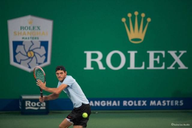 熠熠生辉 熠熠生辉