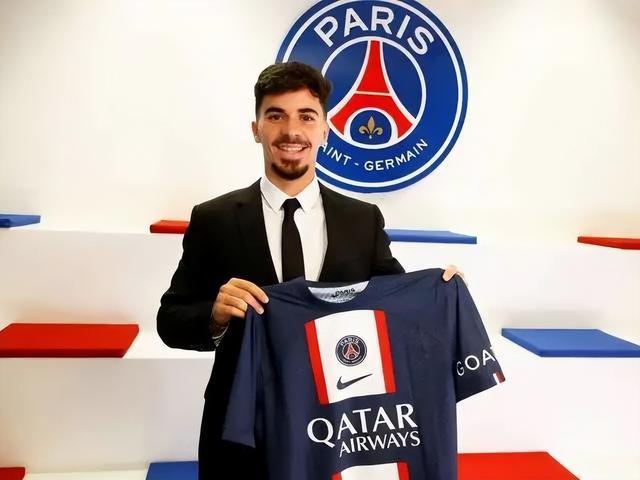 赛场上崭露 赛场上崭露