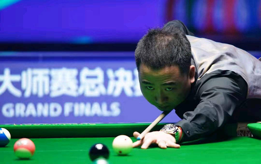 对一名足球 对一名足球