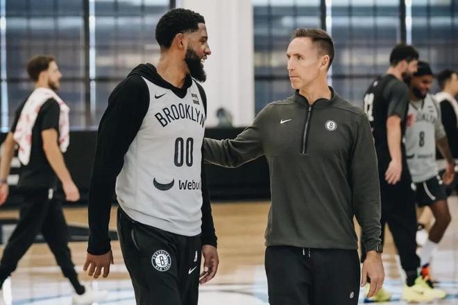 手腕轻弹 手腕轻弹